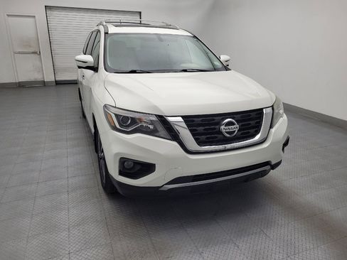 Used 2017 Nissan Pathfinder Platinum w/ Family Entertainment Package AWD/4WD image 14