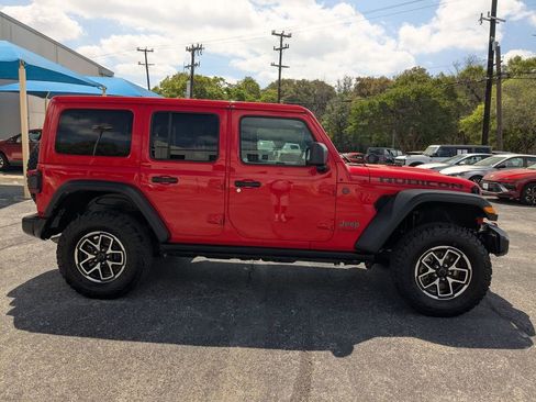 Used 2025 Jeep Wrangler Unlimited Rubicon image 7