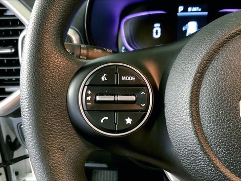 Certified 2025 Kia Soul LX w/ LX Technology Package FWD image 18
