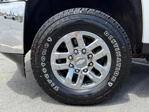 Used 2019 Chevrolet Silverado 2500 LT w/ LT Convenience Package AWD/4WD image 9