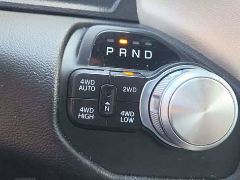Used 2019 RAM 1500 Laramie AWD/4WD image 29