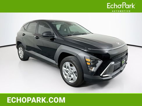 Used 2025 Hyundai Kona SE AWD/4WD image 1