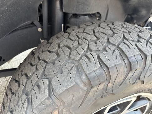 Used 2025 Jeep Wrangler Unlimited Rubicon AWD/4WD image 57