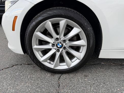 Used 2018 BMW 320i xDrive Sedan w/ Convenience Package image 10