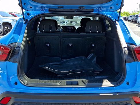 Certified 2024 Chevrolet Trax RS FWD image 29