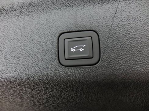 New 2026 Chevrolet Suburban Premier image 10