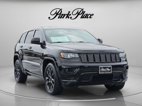 Used 2019 Jeep Grand Cherokee Altitude image 8