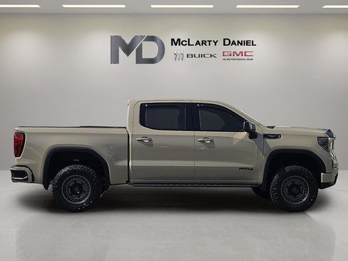 Certified 2022 GMC Sierra 1500 AT4 w/ AT4 Premium Package AWD/4WD image 15