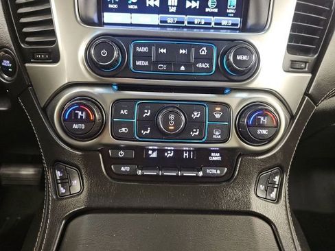 Used 2018 Chevrolet Suburban Premier image 28