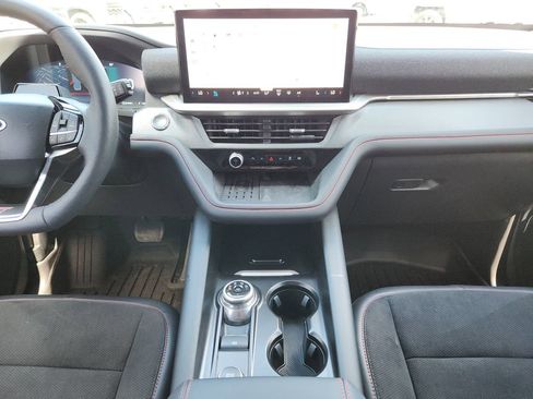 Used 2025 Ford Explorer ST image 16