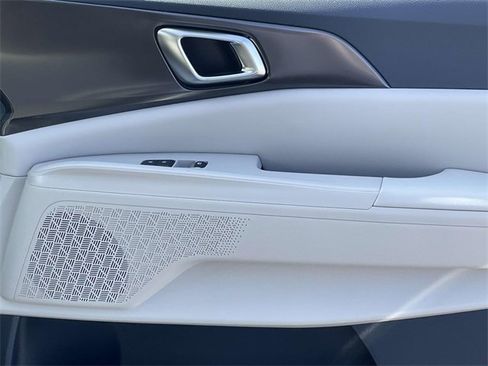 New 2026 Kia Carnival SX w/ SX Dark Edition Package image 12