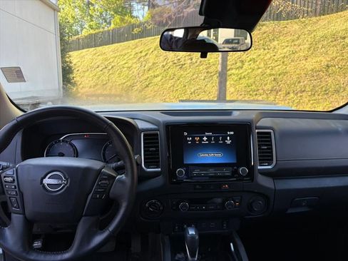 Used 2024 Nissan Frontier SV w/ SV Convenience Package image 7