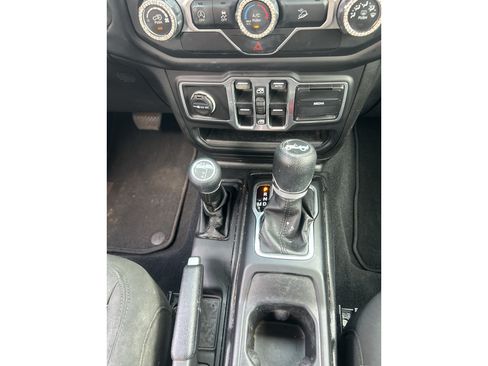 Used 2018 Jeep Wrangler Unlimited Sport S AWD/4WD image 9