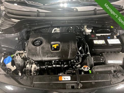 Used 2025 Kia Soul LX FWD image 11