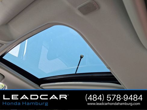 Used 2025 Toyota RAV4 XLE w/ Convenience Package AWD/4WD image 15