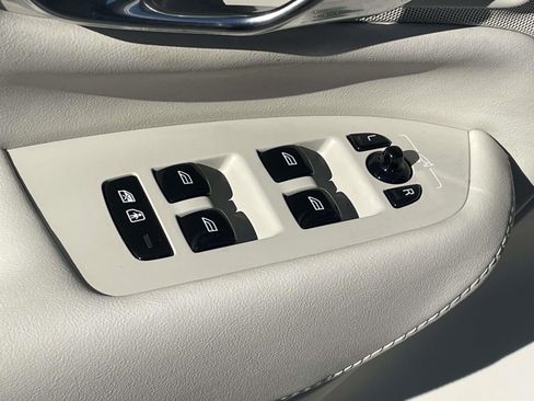 Certified 2023 Volvo XC90 B6 Ultimate AWD/4WD image 17