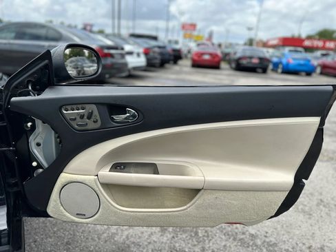 Used 2007 Jaguar XKR R RWD image 16