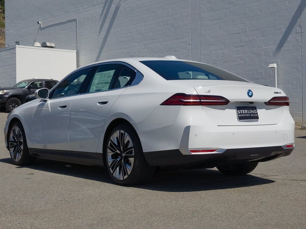 New 2027 BMW i5 xDrive40 AWD/4WD image 16