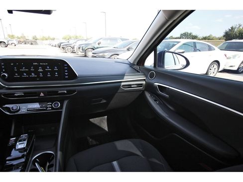 Certified 2023 Hyundai Sonata SEL w/ Preferred Accessory Package FWD image 12