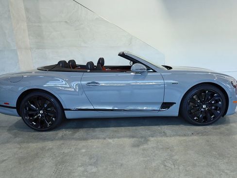 Used 2024 Bentley Continental GT V8 image 13