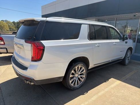 Used 2023 GMC Yukon XL Denali w/ Max Trailering Package image 5