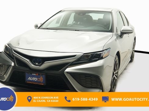 Used 2024 Toyota Camry SE w/ Audio Upgrade Package FWD image 1