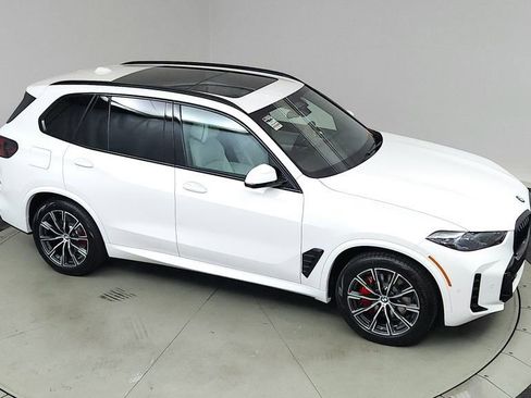 Used 2026 BMW X5 xDrive40i w/ M Sport Package AWD/4WD image 9