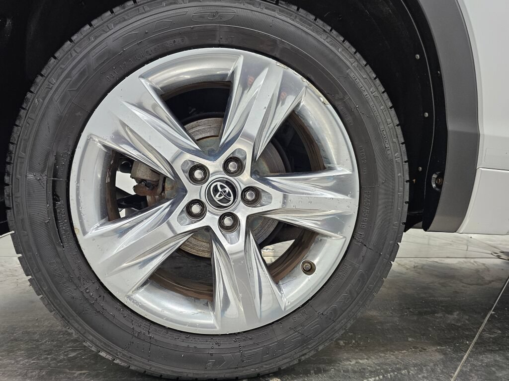 Used 2018 Toyota Highlander Limited AWD/4WD image 9