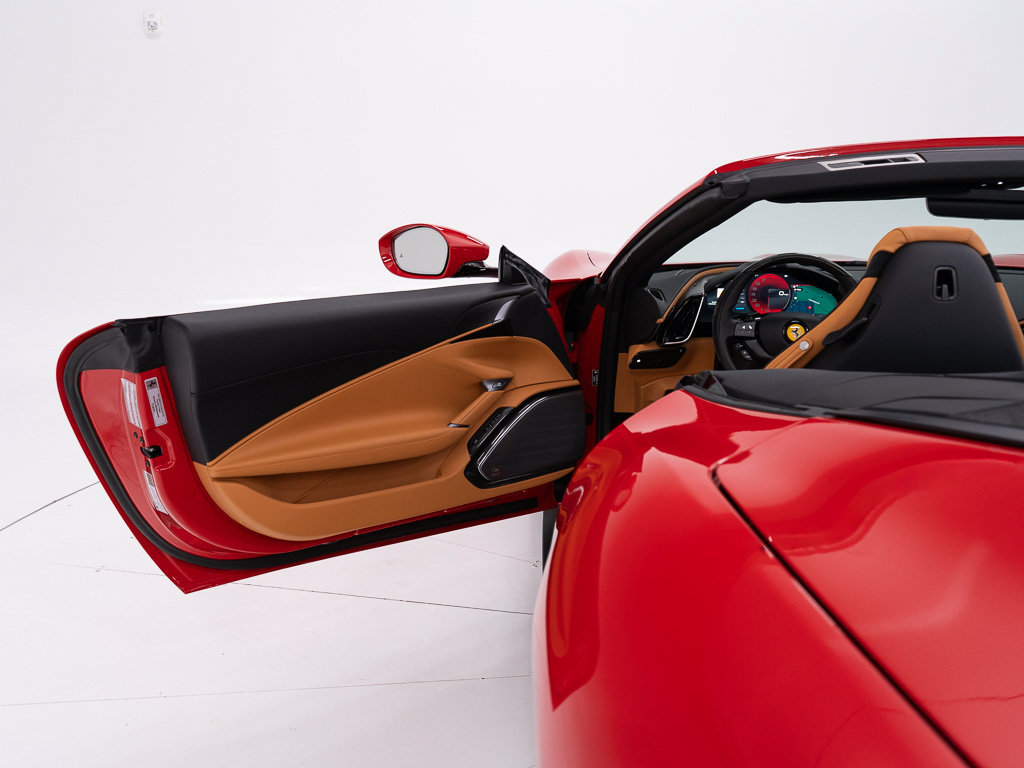 Used 2025 Ferrari Roma Spider RWD image 18
