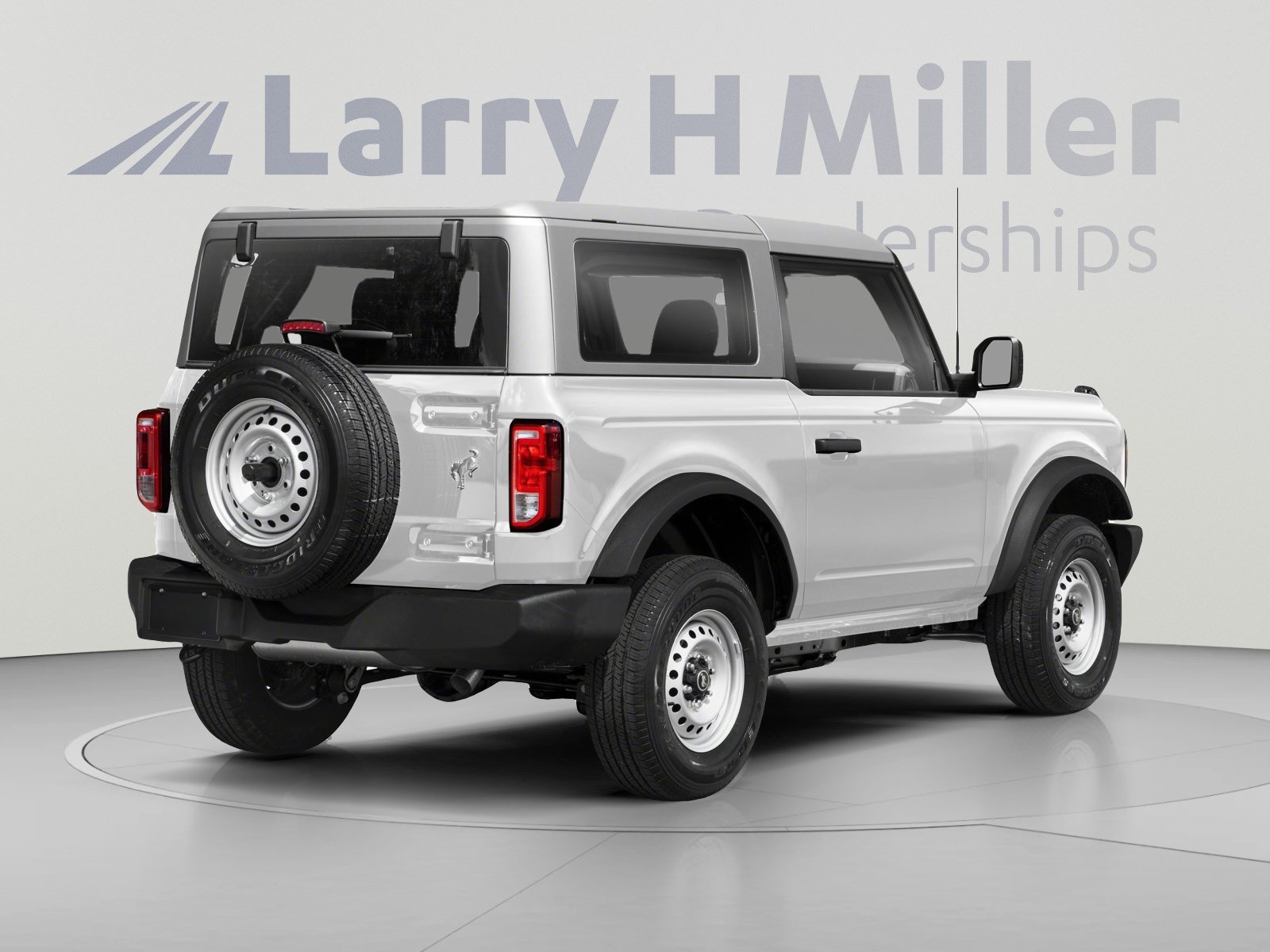 Used 2023 Ford Bronco 2-Door w/ Sasquatch Package AWD/4WD image 2