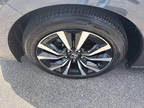Certified 2024 Honda Civic EX image 31