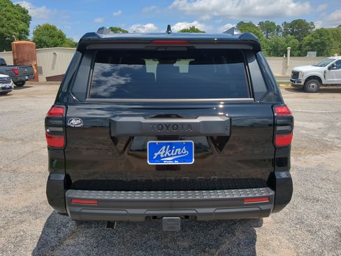 Used 2026 Toyota 4Runner SR5 RWD image 4