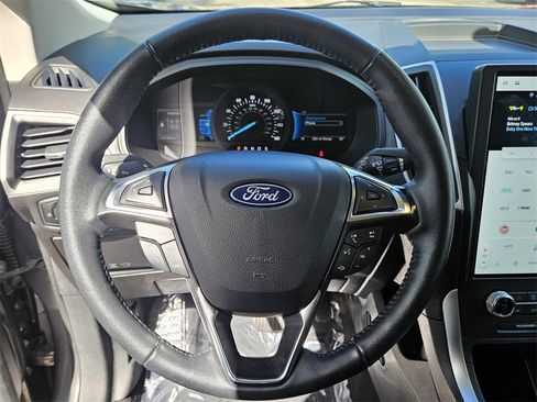 Used 2024 Ford Edge SEL image 17