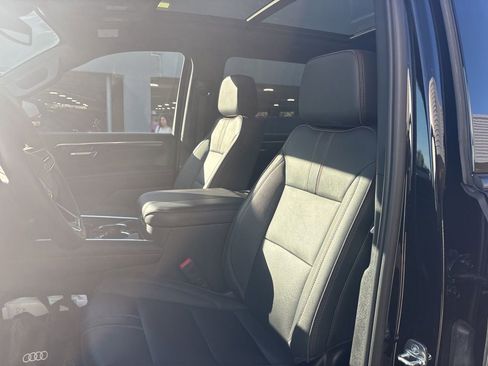 Used 2025 Chevrolet Suburban RST w/ Sun And Tow Package image 13