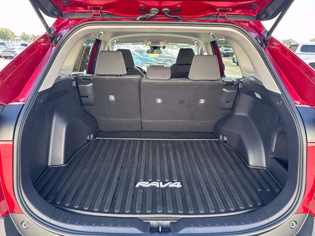 Used 2020 Toyota RAV4 XLE w/ All Weather Liner Package AWD/4WD image 37