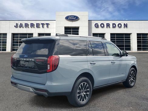 Used 2025 Ford Expedition Platinum AWD/4WD image 4