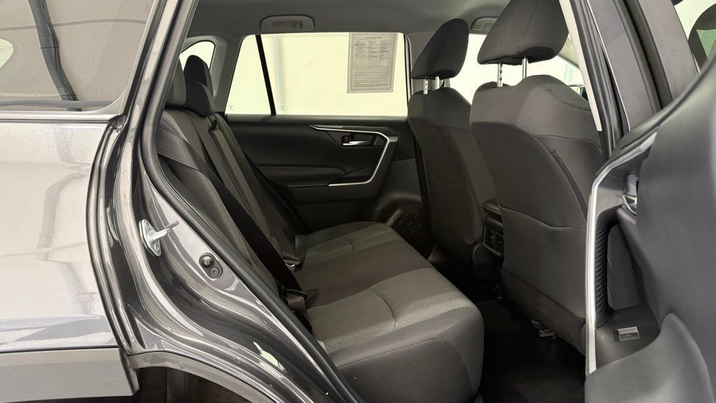 Used 2024 Toyota RAV4 XLE FWD image 24