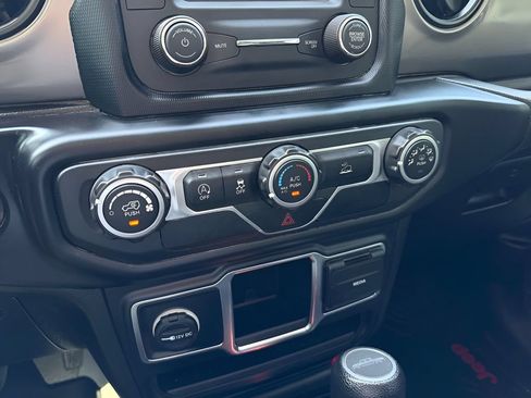 Used 2021 Jeep Gladiator Sport AWD/4WD image 24
