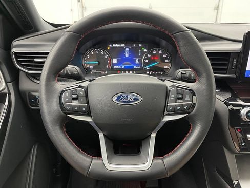 Used 2024 Ford Explorer ST-Line w/ Class IV Trailer Tow Package AWD/4WD image 21
