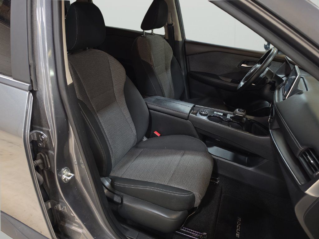 Used 2023 Nissan Rogue SV AWD/4WD image 14