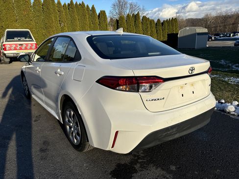 Used 2025 Toyota Corolla LE image 6