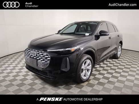 Used 2025 Audi Q5 2.0T Premium w/ Convenience Package image 1