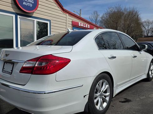 Used 2013 Hyundai Genesis 3.8 RWD image 9