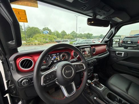 Used 2023 Jeep Gladiator Rubicon w/ LED Lighting Group AWD/4WD image 9