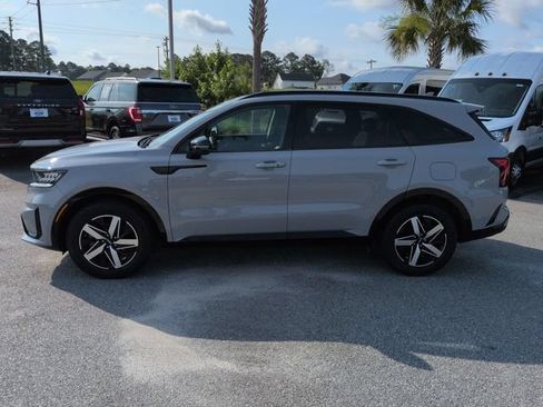 Used 2023 Kia Sorento EX w/ Panoramic Sunroof Package FWD image 7