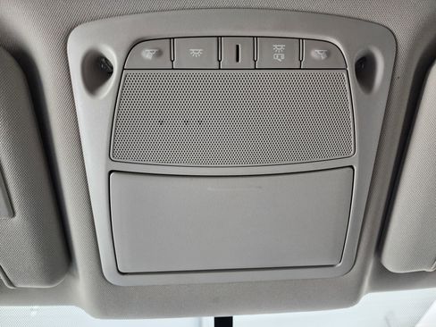 Used 2016 Nissan Rogue SV image 45