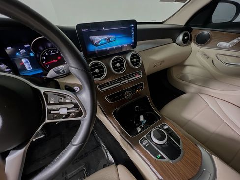 Used 2019 Mercedes-Benz C 300 Sedan image 25
