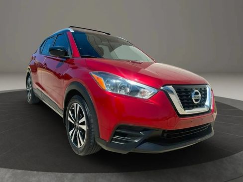 Used 2018 Nissan Kicks SV w/ Exterior Package FWD image 4