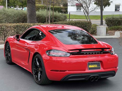 Used 2017 Porsche 718 Cayman S RWD image 16