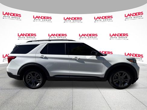 Certified 2024 Ford Explorer XLT w/ Equipment Group 202A RWD image 2